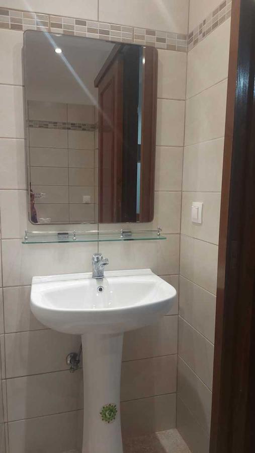 אצ'ארבי Elizabeth Apartments מראה חיצוני תמונה